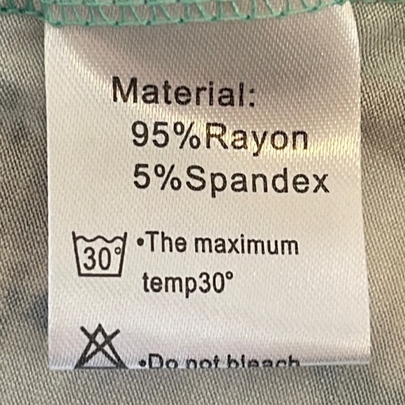 NWT CATHY’S 2024 Summer FLORAL BLOUSE SIGNATURE SOFT VISCOSE Sz. MD - Picture 15 of 17